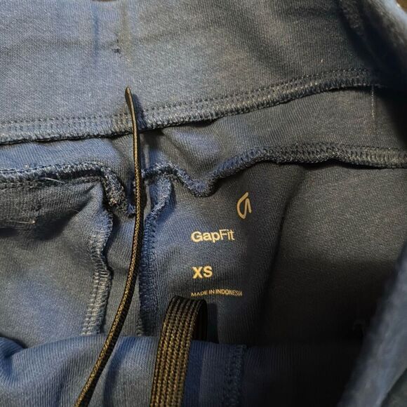 Men’s sweatpants bundle size Xs and kids L - gap and univibe This bundle inclu - Picture 2 of 4